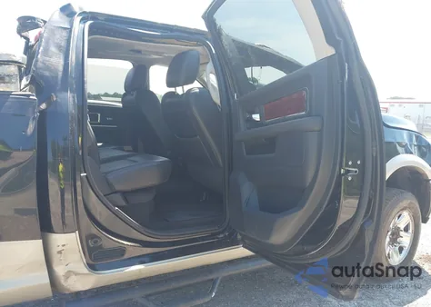 2010 Dodge Ram 2500 Laramie z USA, uszkodzony, nr VIN 3D7UT2CL0AG167634